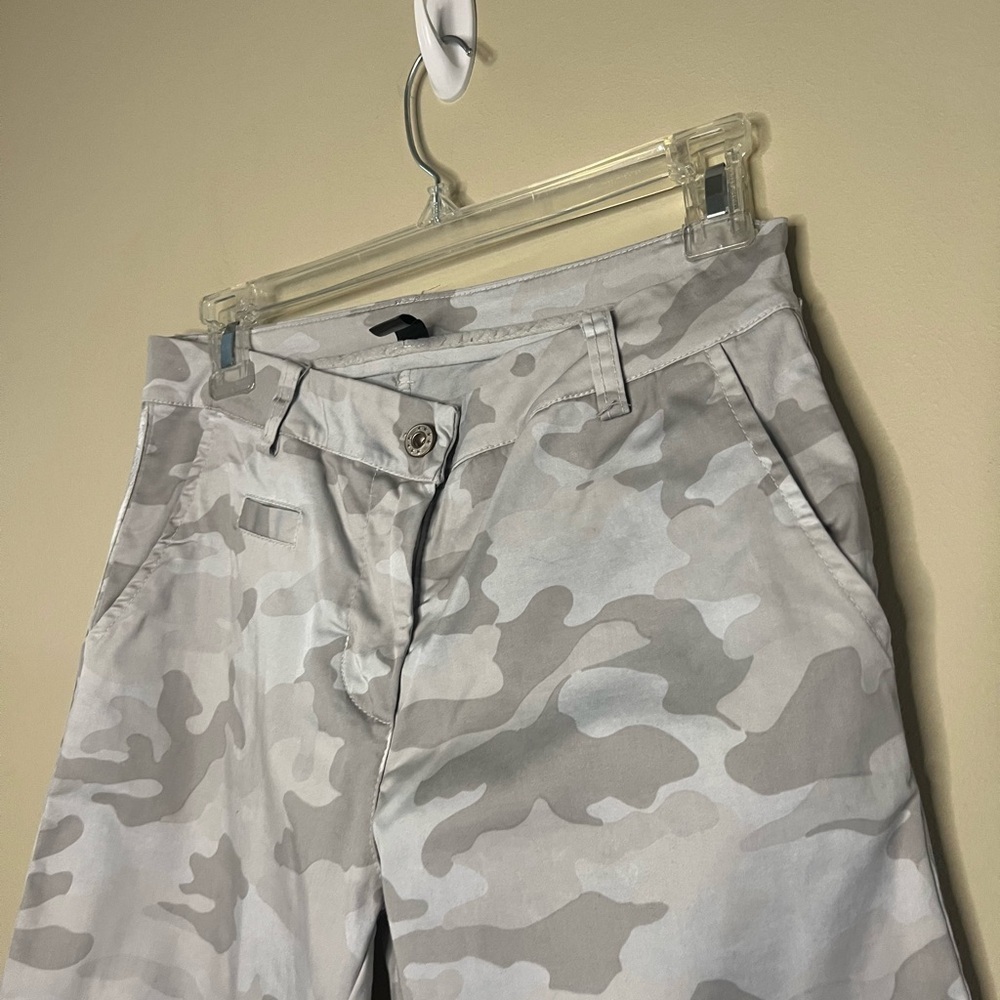 Model Off Duty Camo Pants - Picture 5 of 13